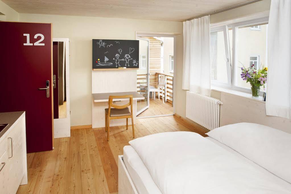 Familienhotel Weimar Mit Ferienwohnungen Buitenkant foto
